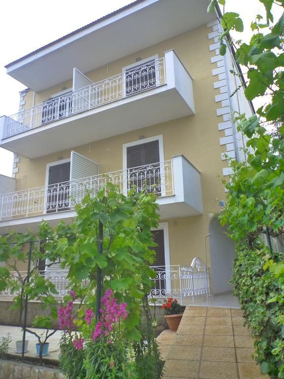 Flora Studios Corfu - Adults Only Benitses  Extérieur photo