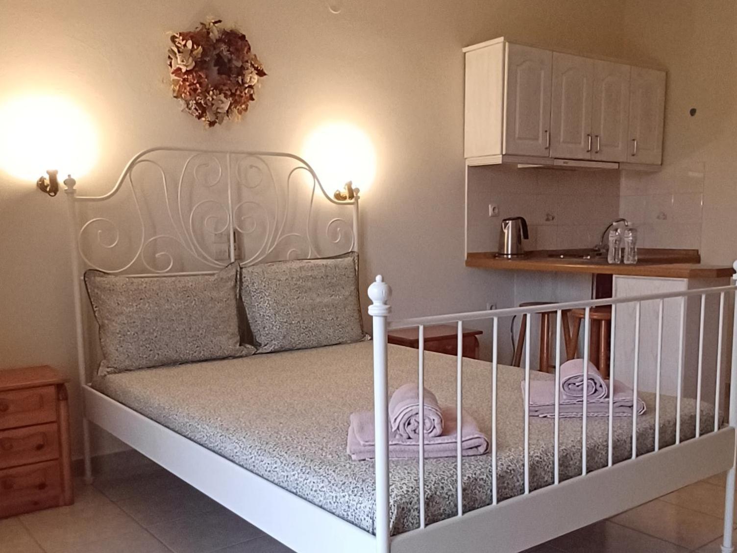 Flora Studios Corfu - Adults Only Benitses  Extérieur photo