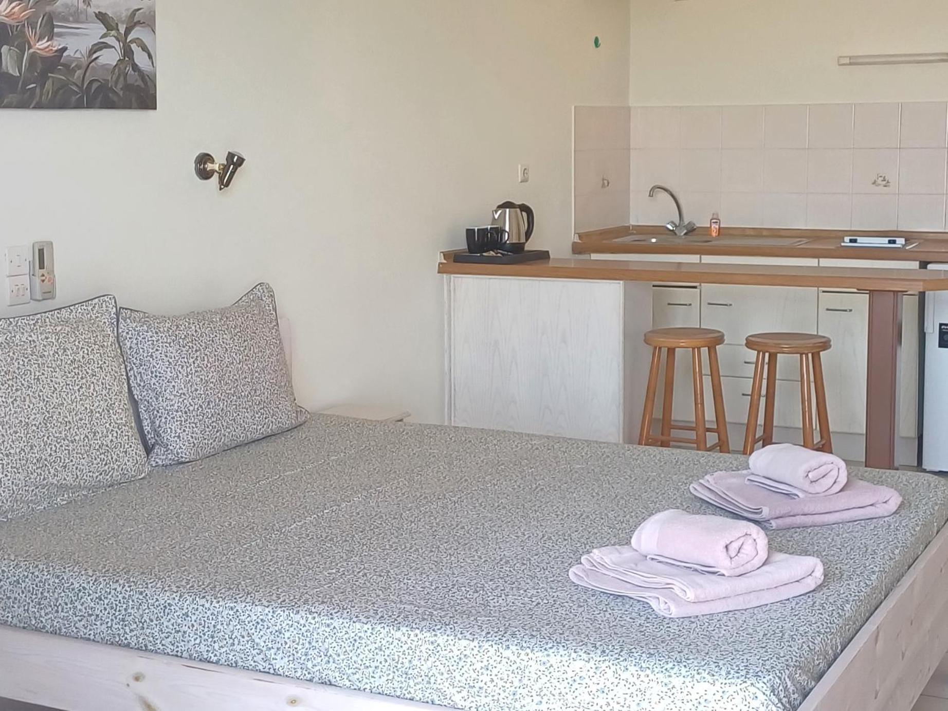 Flora Studios Corfu - Adults Only Benitses  Extérieur photo
