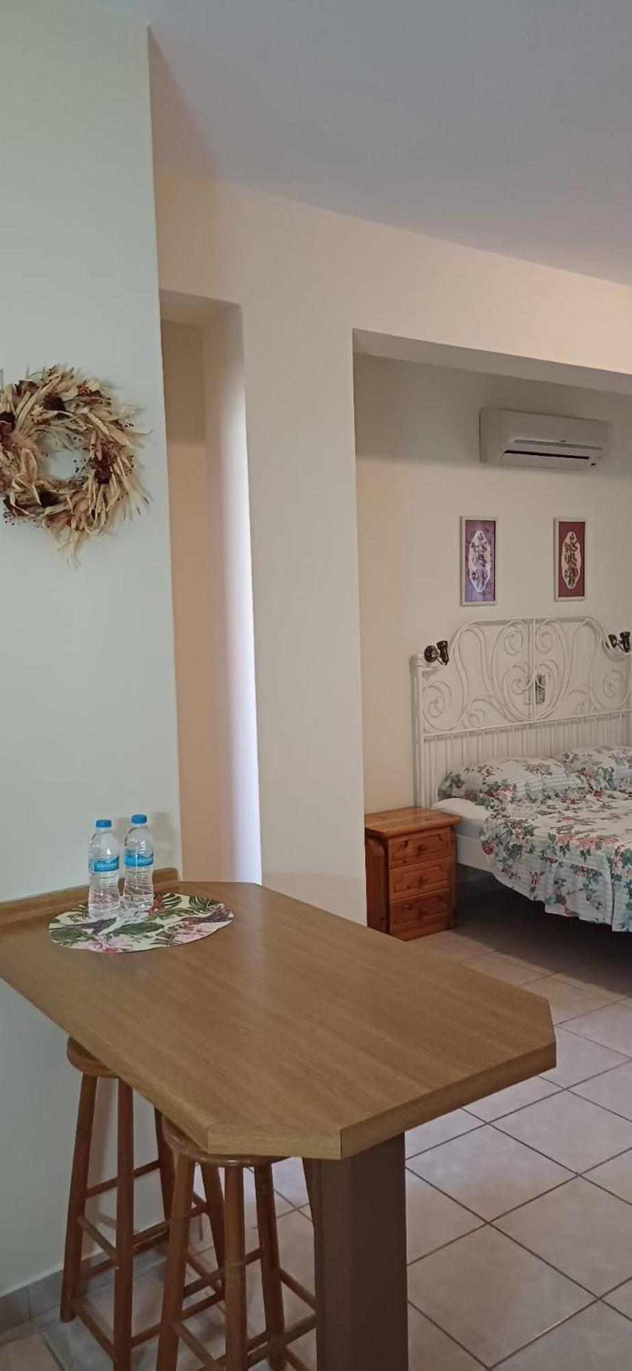 Flora Studios Corfu - Adults Only Benitses  Extérieur photo